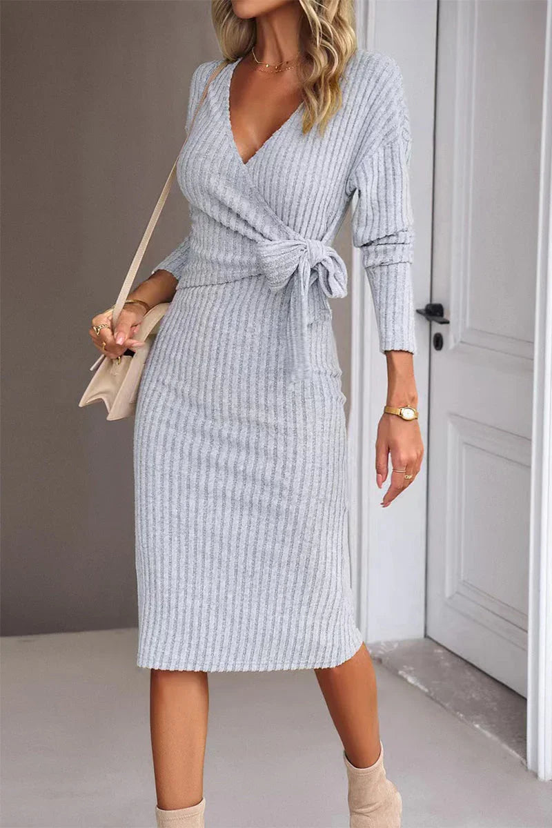 Eliana - Celebrity Elegant Solid Dresses with V-neck and One Step Skirt