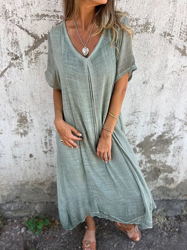 Célestine | Timeless mid-length dress with a V-neck